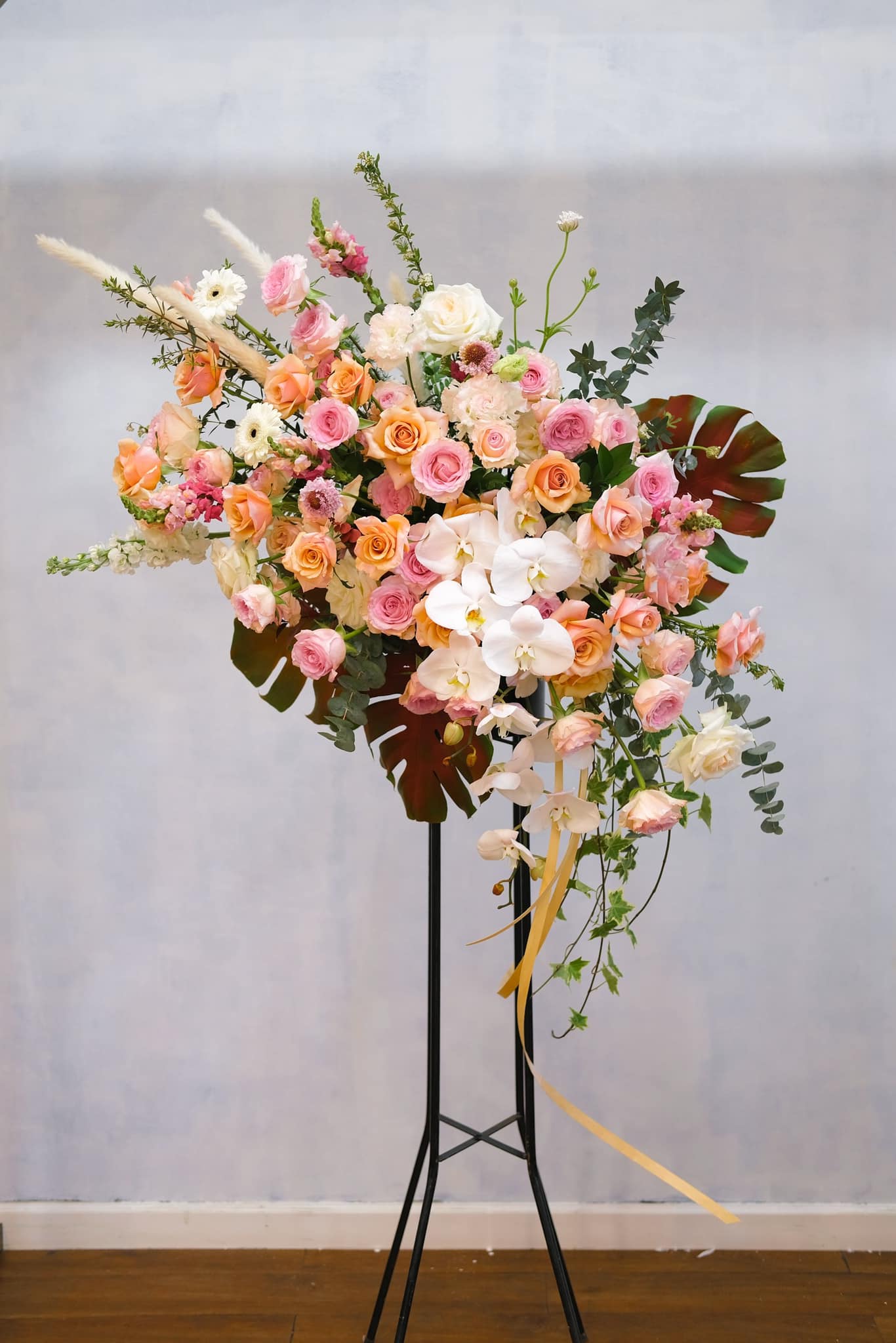 KỆ CHÚC MỪNG KM01023