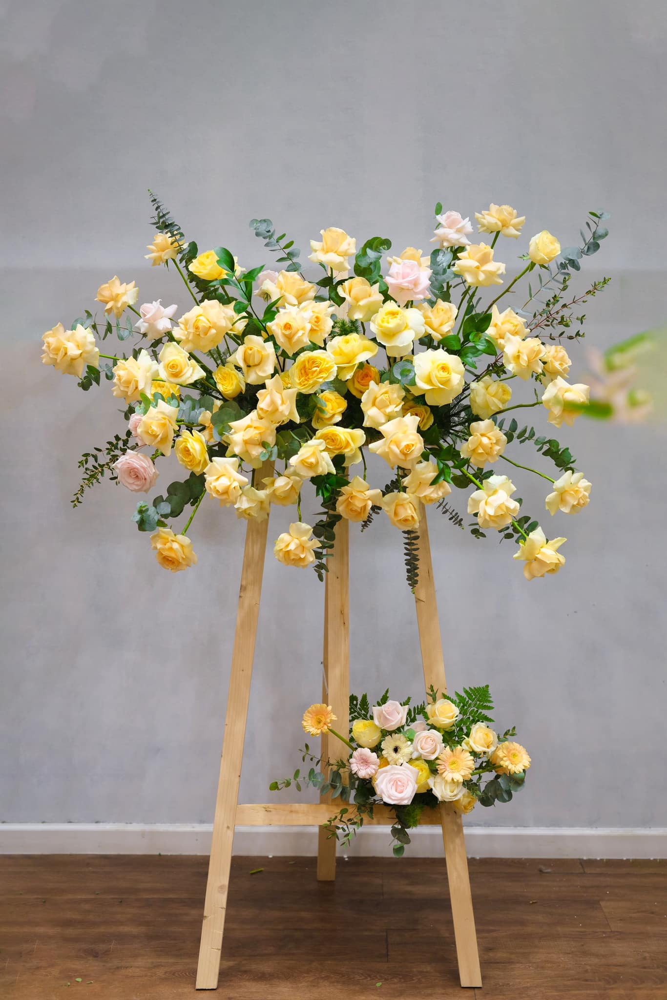 KỆ CHÚC MỪNG KM01024