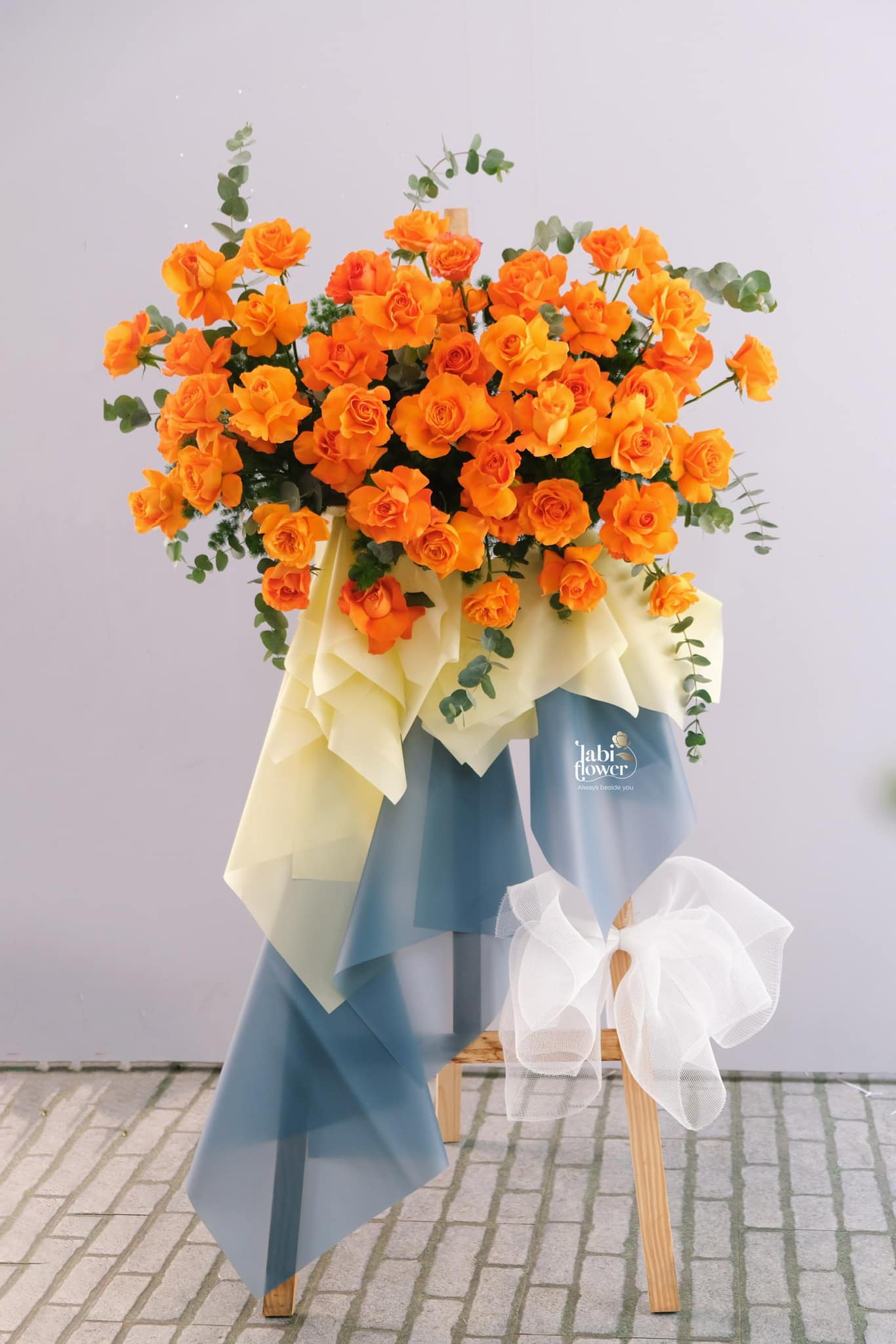 KỆ CHÚC MỪNG KM01143