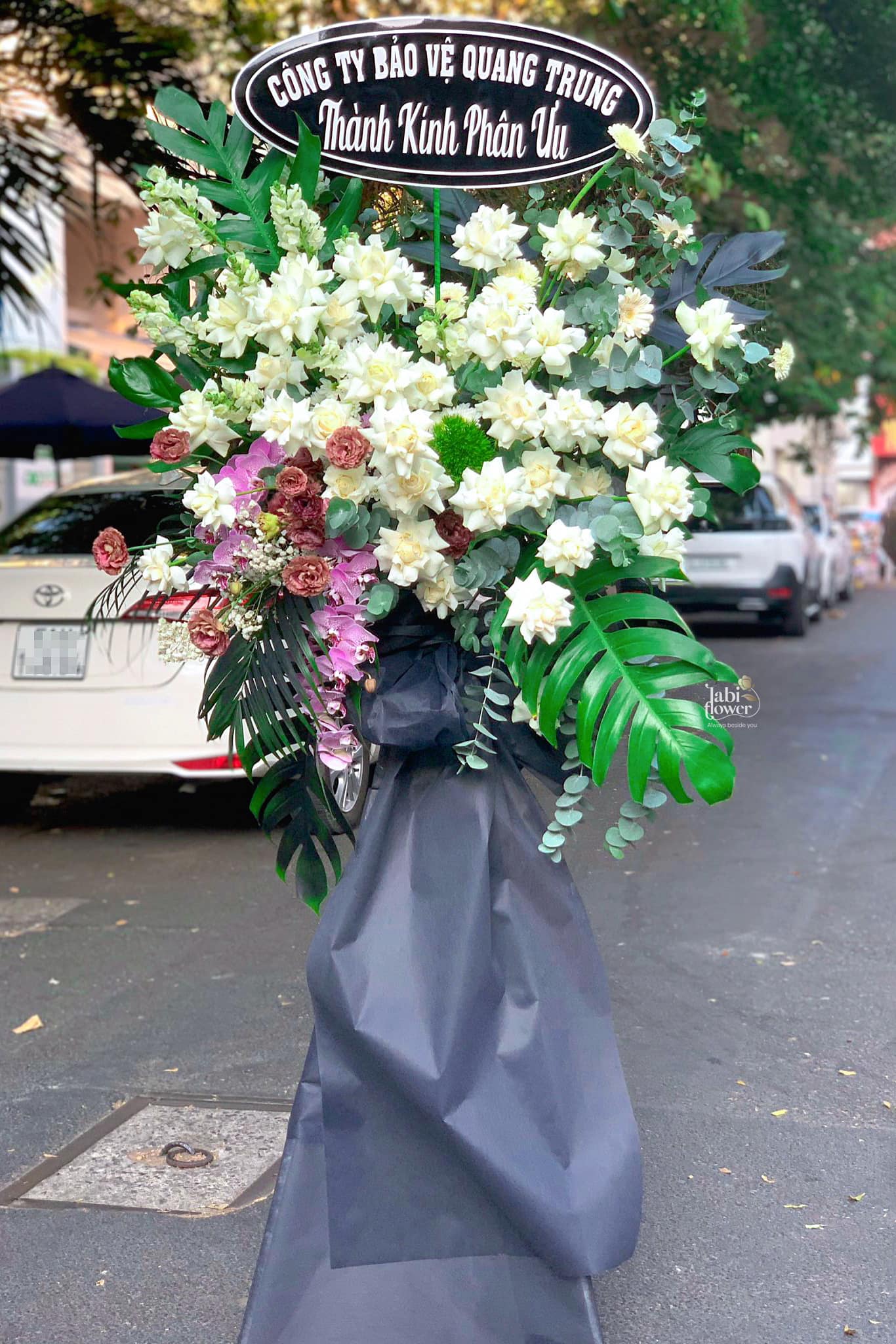 KỆ CHIA BUỒN KB01173