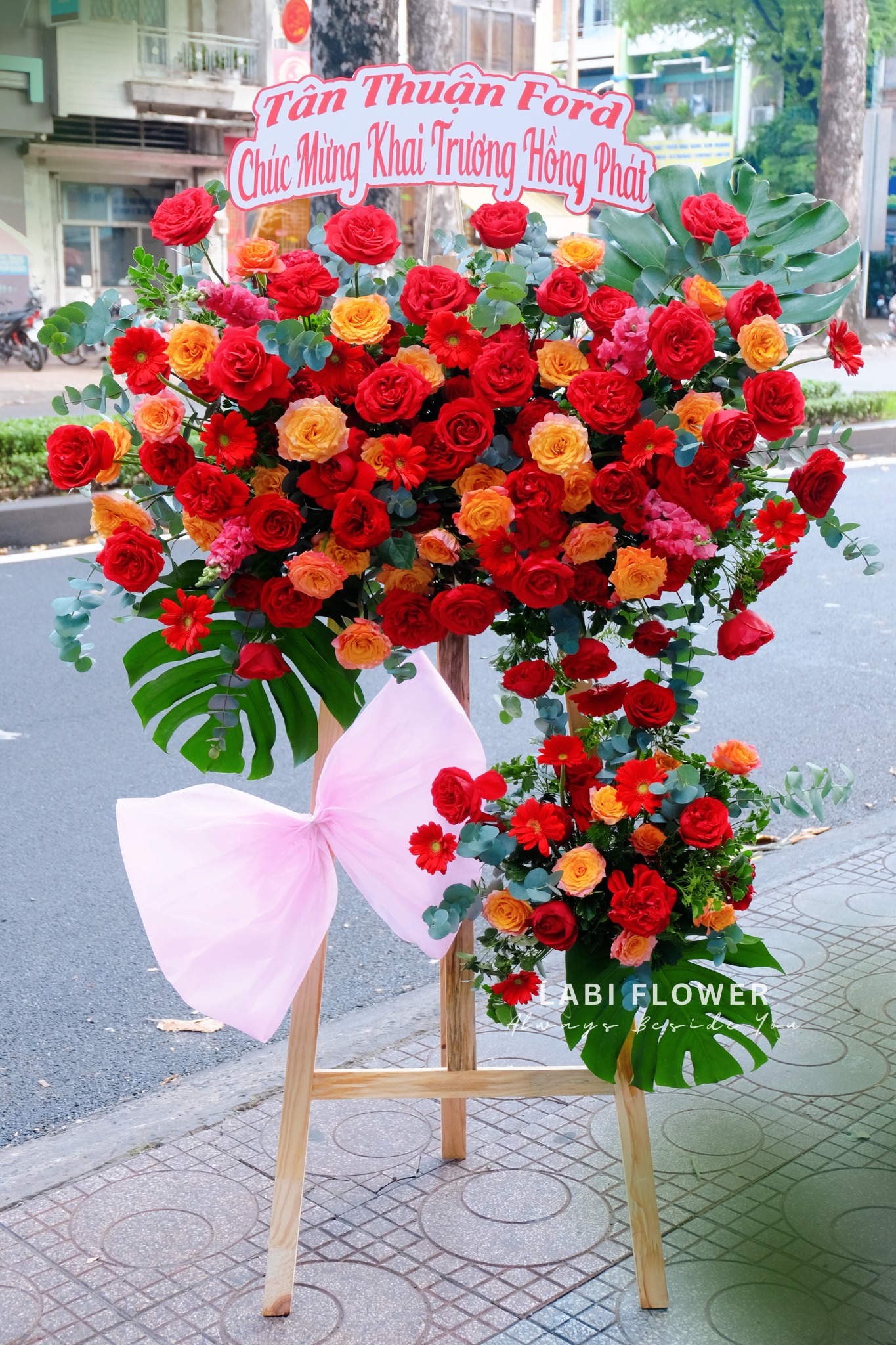 KỆ CHÚC MỪNG KM10384